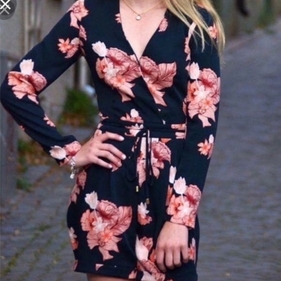 H&M Navy Floral Romper - Picture 4 of 7